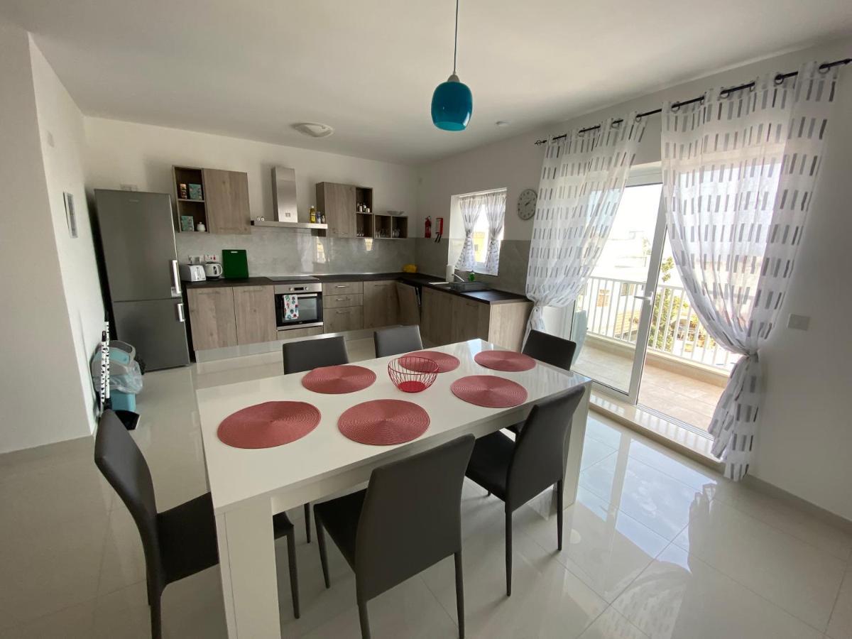 Apartment Sunshine - Modern Three Bedroom - No 3