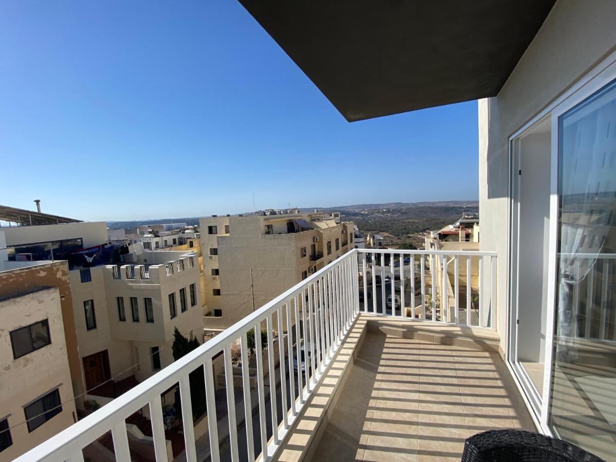 Sunshine - Modern Three Bedroom - No 3