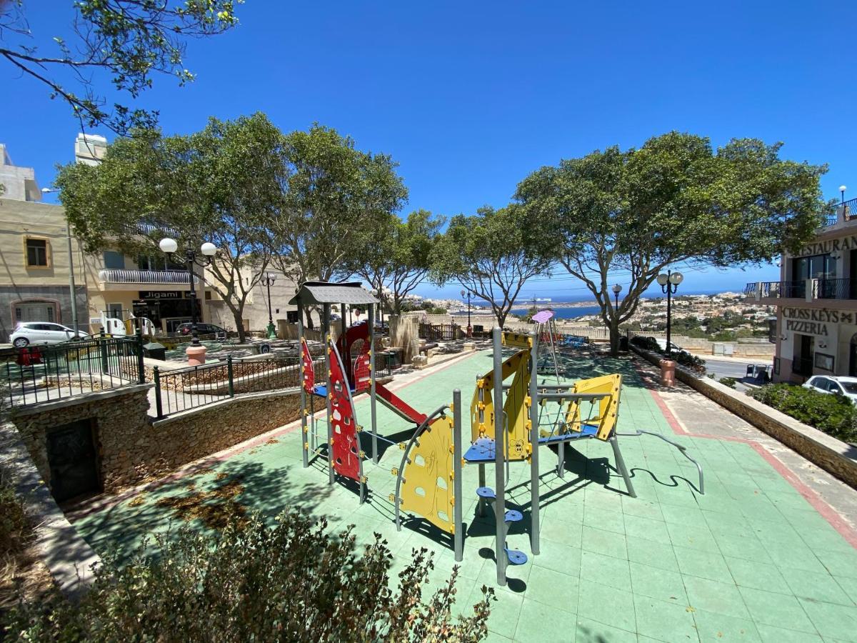 Sunshine - Modern Three Bedroom - No 3